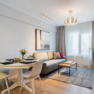 https://pop-art-flat-bright-2br-near-the-old-town.bucharesthotelsnow.com